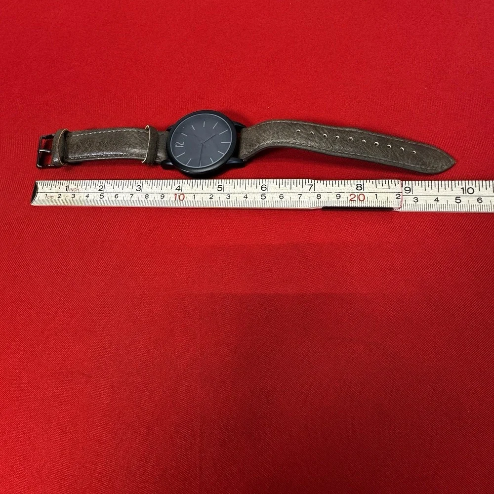 Men Watch Business Fashion Ultra Thin Dial Leather Look Strap‎  UNTESTED